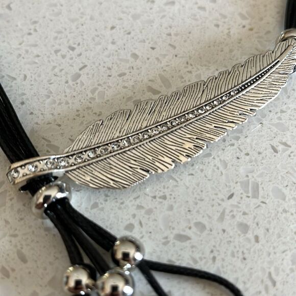 Feather Zinc Alloy Charm Necklace - Picture 3 of 9